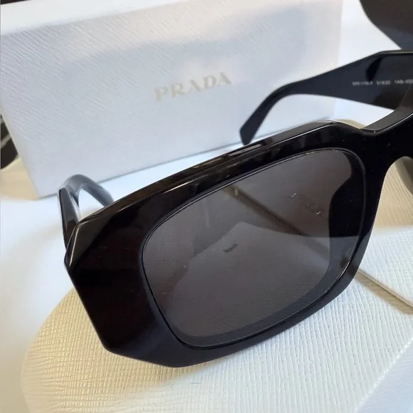 PRADA black frame Sunglasses Model: SPR17W-F 1AB-5S0 - Picture 5 of 11